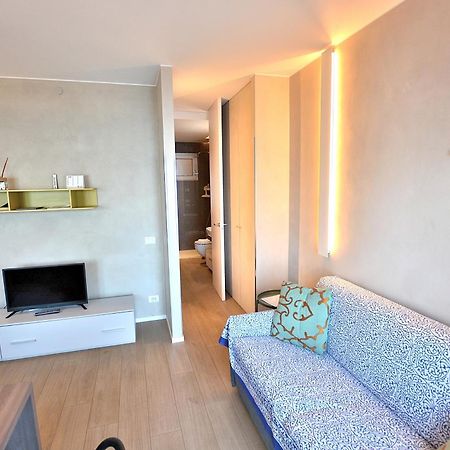 Leonardo Walsh Apartment With Lake View 托里德尔贝纳科 外观 照片